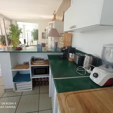 Front Beach Penthouse * אזה
