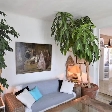 Front Beach Penthouse דירה