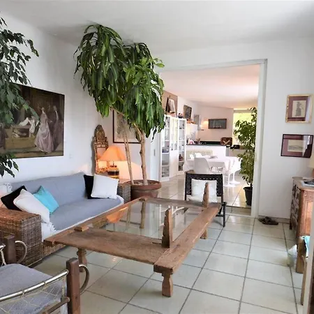 Front Beach Penthouse Apartment